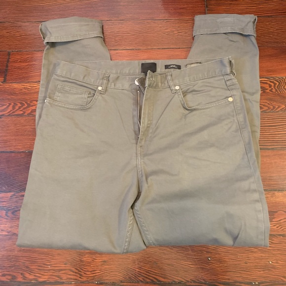 H&M pants - Picture 3 of 4